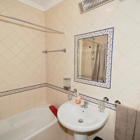 Сasa de vacaciones Casa Do Remo - Charming House For 4 Guests Only 350 Metres From Obidos Lagoon *