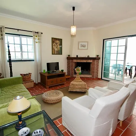 Holiday home Casa Do Remo - Charming House For 4 Guests Only 350 Metres From Obidos Lagoon